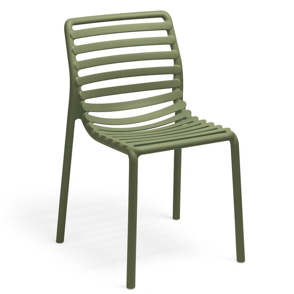 Kunststoffstuhl Doga Ein Sessel für den Außenbereich aus glasfaserverstärktem Kunststoff.